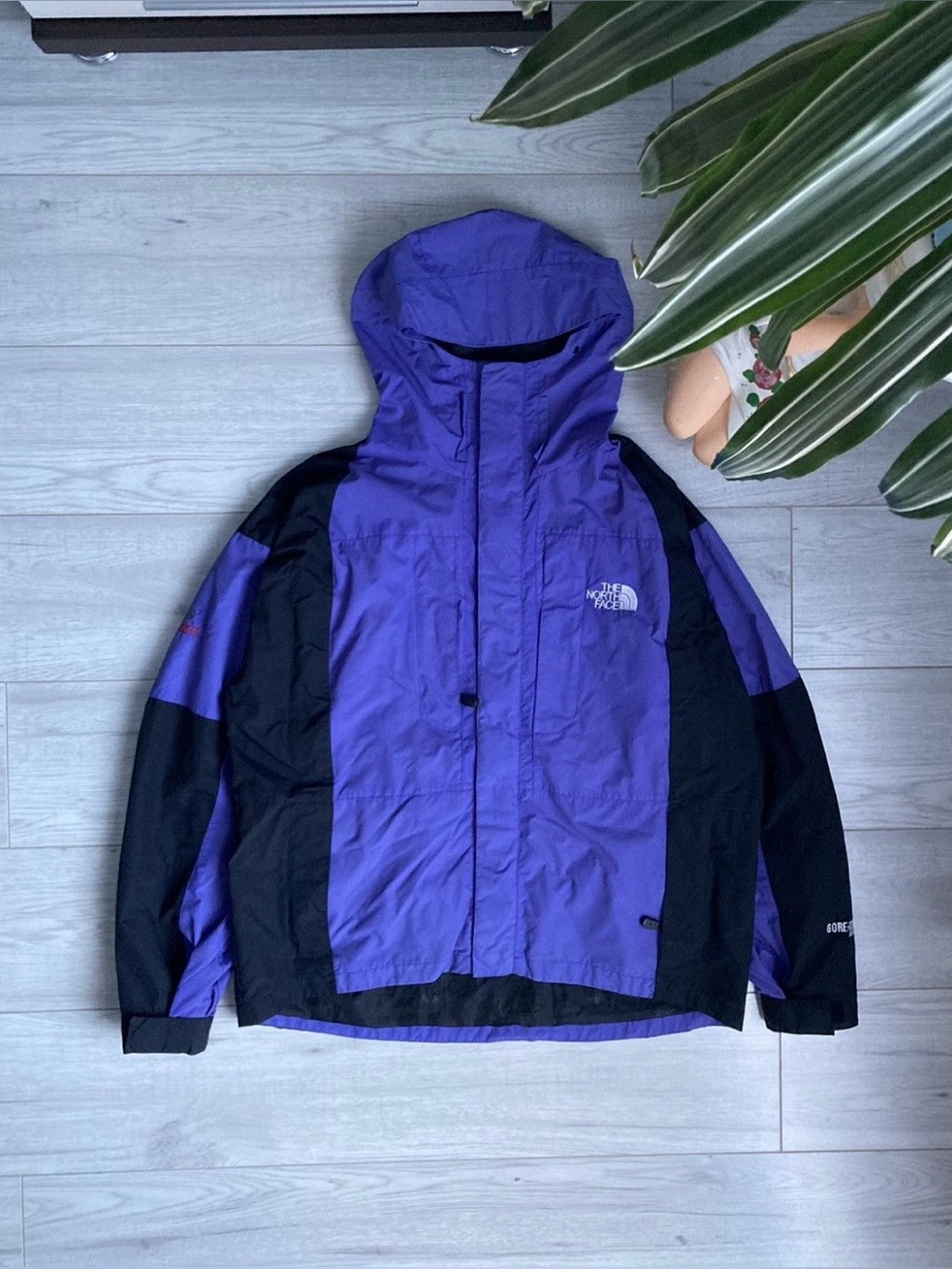 Vintage North Face Summit Series Gore-Tex Size Medium